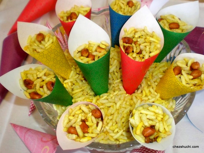 bhel mix served in cone